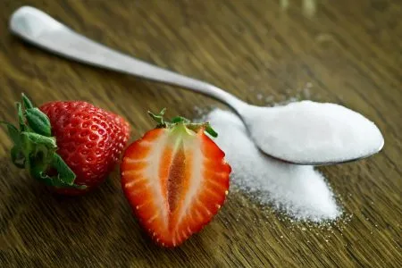Новая продовольственная стратегия Великобритании призывает ввести налог на сахар и соль